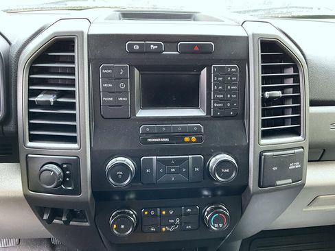 Used 2019 Ford F550 4x4 Regular Cab Super Duty image 15