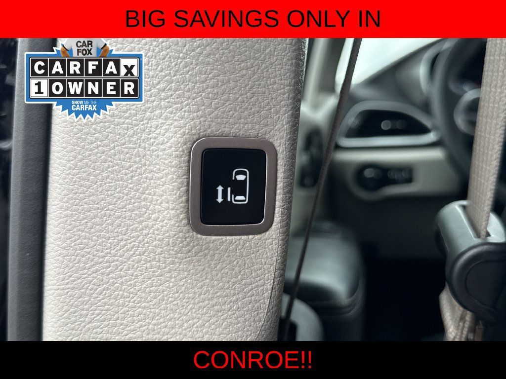 Used 2024 Chrysler Pacifica Touring-L FWD image 29