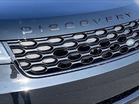 Certified 2025 Land Rover Discovery Dynamic SE image 29