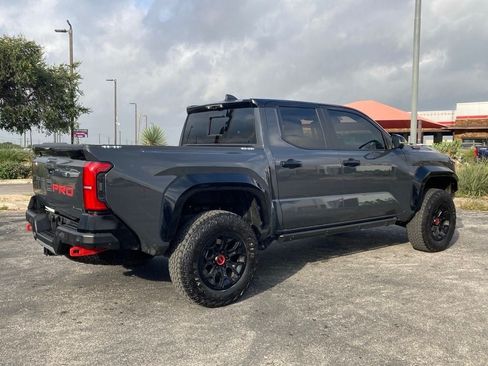 Used 2026 Toyota Tacoma TRD Pro AWD/4WD image 5