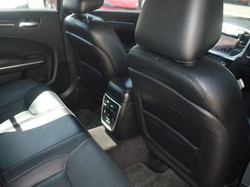 Used 2017 Chrysler 300 C AWD/4WD image 24