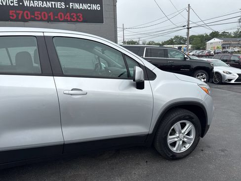 Used 2018 Chevrolet Trax LS image 10