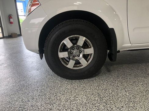 Used 2010 Nissan Frontier PRO-4X w/ Pro-4x Value Truck Pkg AWD/4WD image 9
