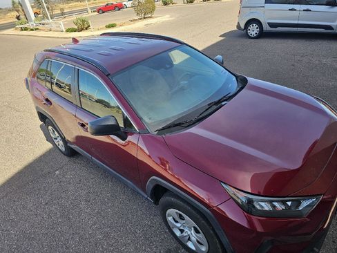 Used 2020 Toyota RAV4 LE w/ Carpet Mat Package image 22