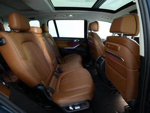 Used 2023 BMW X7 xDrive40i w/ Executive Package image 11