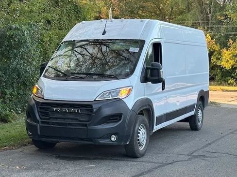 Used 2025 RAM ProMaster 2500 w/ Convenience Group image 2