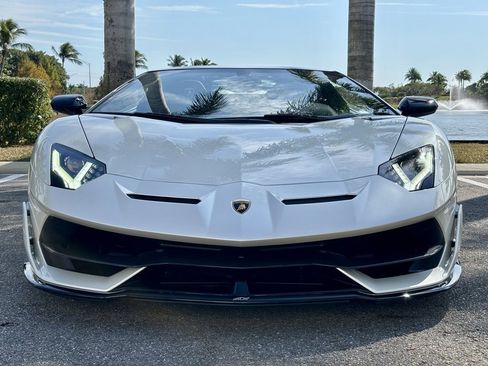 Used 2020 Lamborghini Aventador SVJ image 5