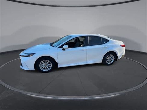 Used 2026 Toyota Camry LE w/ Convenience Package image 4