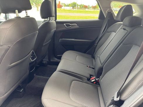 Used 2025 Kia Sportage LX AWD/4WD image 24