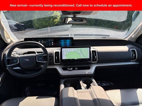 Used 2025 Ford Expedition Max Active RWD image 7
