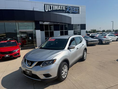 Used 2016 Nissan Rogue S AWD/4WD image 1