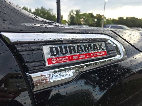 Used 2023 GMC Sierra 2500 Denali w/ Denali Ultimate Package AWD/4WD image 9