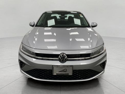 New 2025 Volkswagen Jetta SE image 9