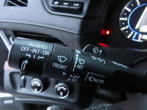 Used 2019 Cadillac Escalade Premium Luxury image 31