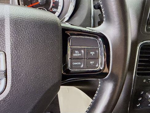 Used 2019 Dodge Grand Caravan SXT image 20