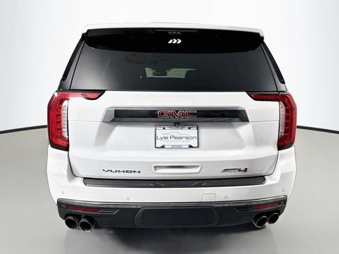Used 2024 GMC Yukon AT4 w/ AT4 Premium Package AWD/4WD image 10