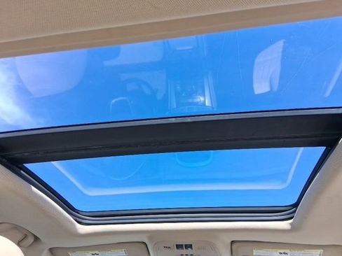 Used 2013 Buick LaCrosse Leather w/ Driver Confidence Package FWD image 10