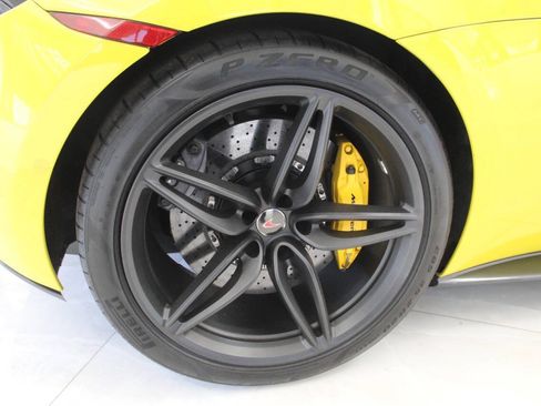 Used 2018 McLaren 570S Spider RWD image 9