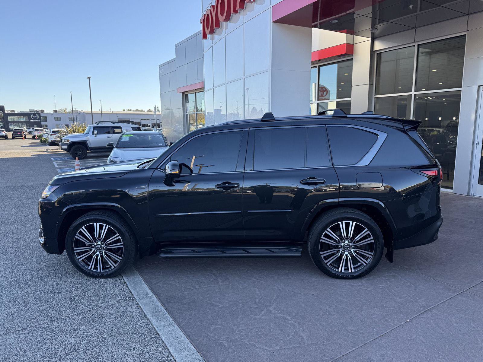 Used 2026 Lexus LX 700h Luxury w/ Appearance Package AWD/4WD image 3