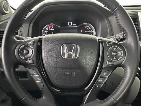 Used 2016 Honda Pilot Touring image 18