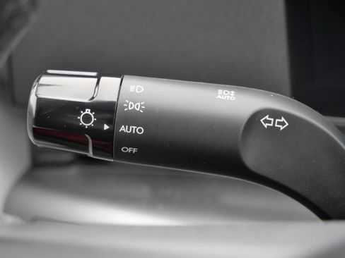 Certified 2025 Hyundai Kona SEL image 34