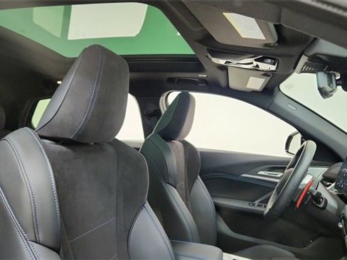 Used 2025 BMW X2 M35i image 22