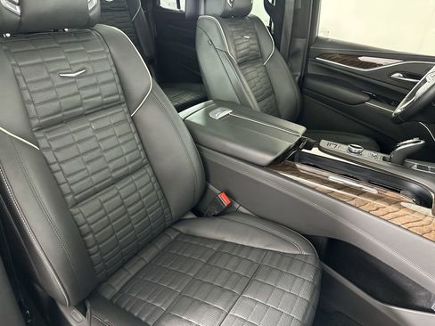 Used 2023 Cadillac Escalade ESV Sport Platinum AWD/4WD image 30