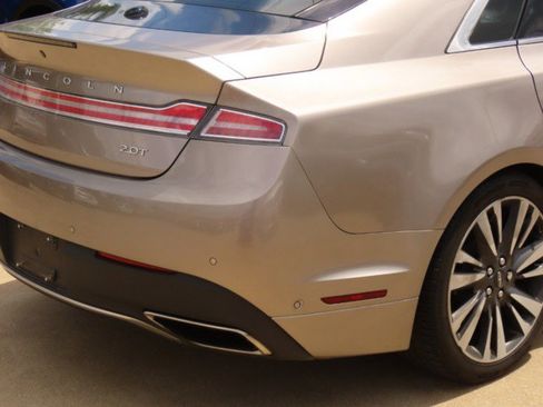 Used 2019 Lincoln MKZ Reserve w/ Luxury Package image 11