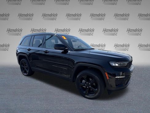 Used 2025 Jeep Grand Cherokee Limited w/ Black Appearance Package RWD image 2