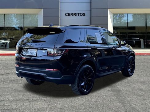 Used 2023 Land Rover Discovery Sport SE image 6