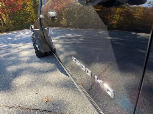 Used 2023 Chevrolet Silverado 3500 High Country image 10