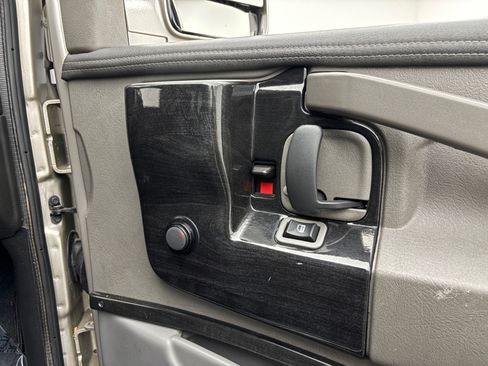 Used 2023 Chevrolet Express 2500 Extended RWD image 21