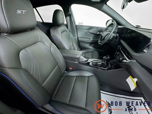 Used 2025 Buick Envista Sport Touring w/ Convenience I Package FWD image 31