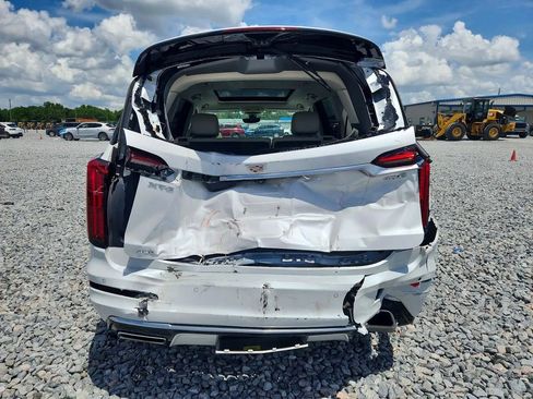 Used 2024 Cadillac XT6 Premium Luxury w/ Technology Package AWD/4WD image 6