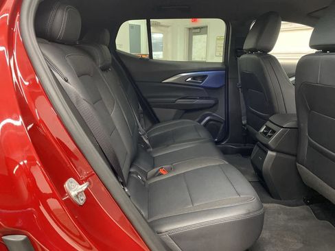 Used 2025 Chevrolet Equinox EV LT w/ Convenience Package image 17