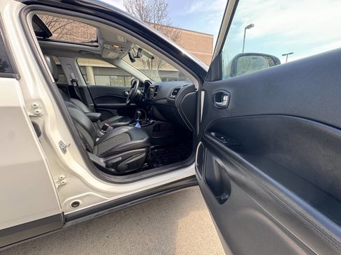 Used 2021 Jeep Compass Latitude w/ Sun and Sound Group image 17