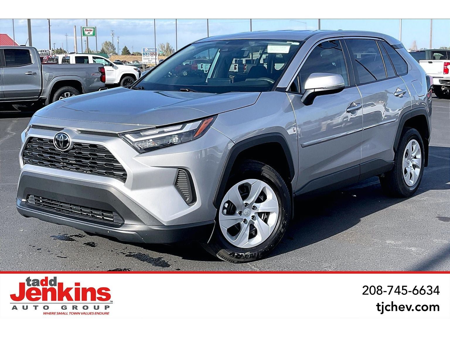 Used 2024 Toyota RAV4 LE AWD/4WD image 1