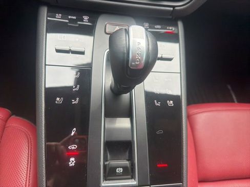 Used 2023 Porsche Macan S image 19