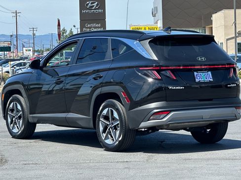 Certified 2025 Hyundai Tucson SEL AWD/4WD image 6