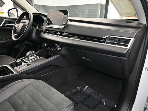 Used 2023 Mitsubishi Outlander SE image 51