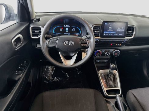 Used 2026 Hyundai Venue SE FWD image 13