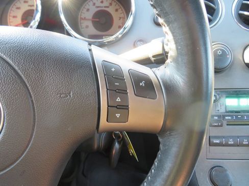 Used 2006 Pontiac Solstice Convertible w/ Premium Package image 13