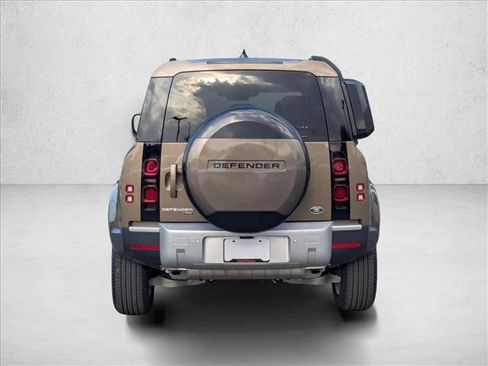 Used 2022 Land Rover Defender 110 SE AWD/4WD image 7