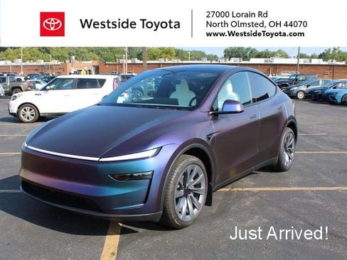 Used 2026 Tesla Model Y AWD image 1