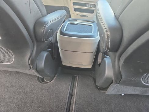 Used 2024 Chrysler Pacifica Touring-L image 64