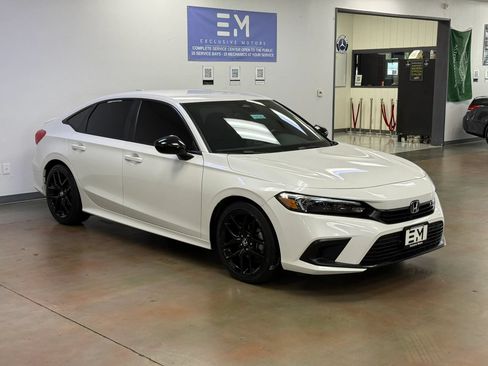 Used 2024 Honda Civic Sport image 2