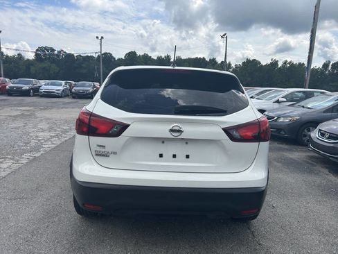 Used 2019 Nissan Rogue Sport S image 5