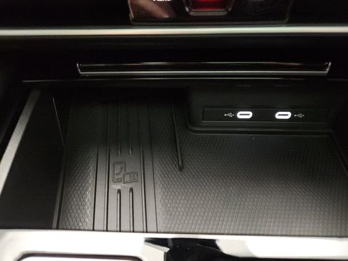 Certified 2025 Volkswagen Atlas Cross Sport SEL image 26