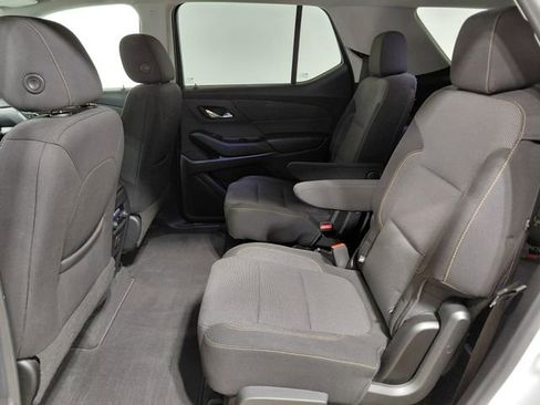 Used 2020 Chevrolet Traverse LT FWD image 38
