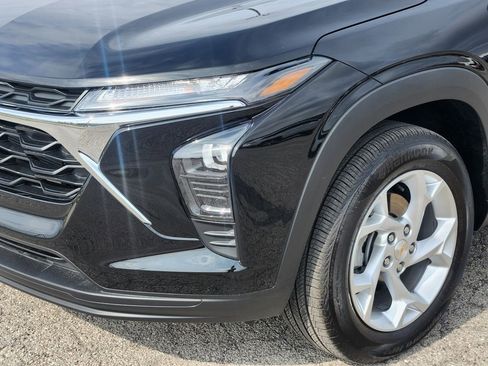 Used 2026 Chevrolet Trax LS w/ LS Convenience Package FWD image 10